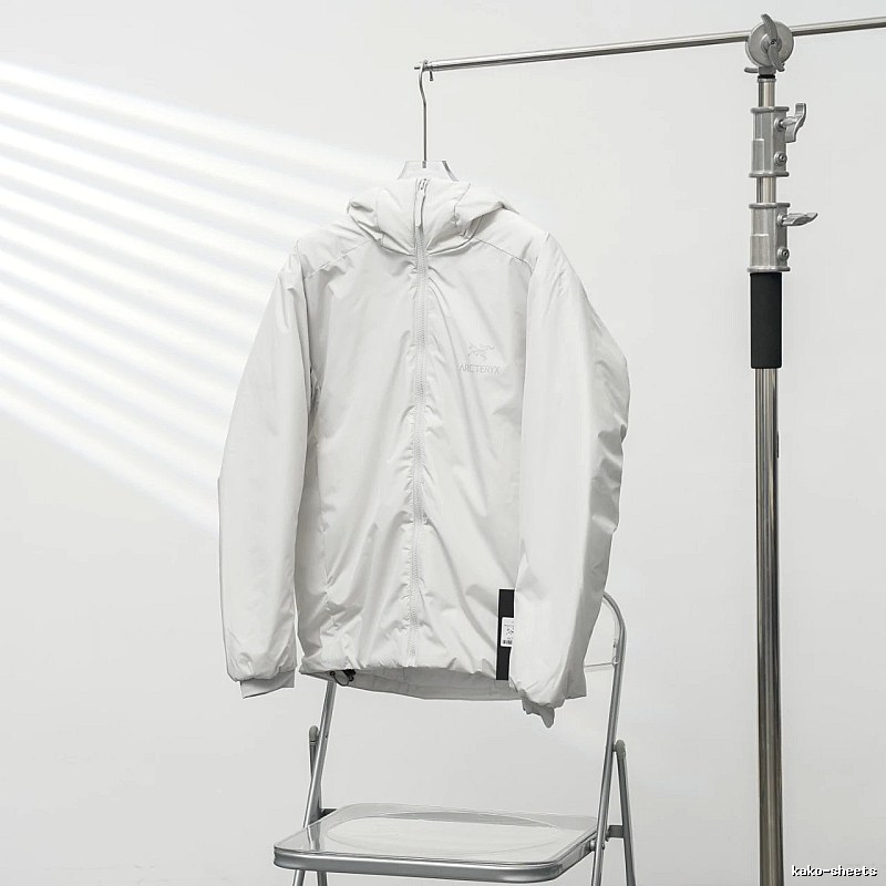 Arc'teryx Signature Edit Light Shell Jacket in White
