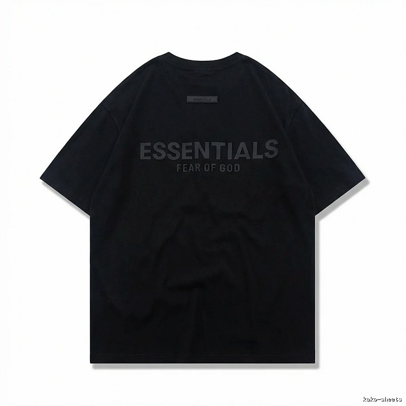 ESSENTIALS minimalist style black T-shirt