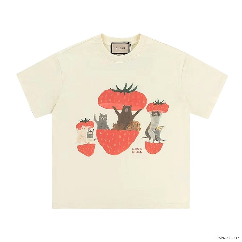 Gucci Strawberry & Animal Childlike Playful Off-white T-shirt