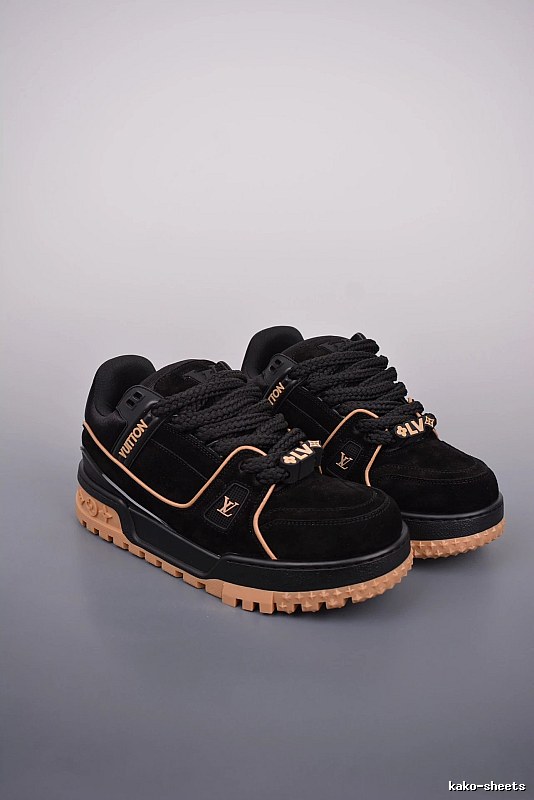 Nike Black and Brown Low-Top Sneakers with Streamlined Sole