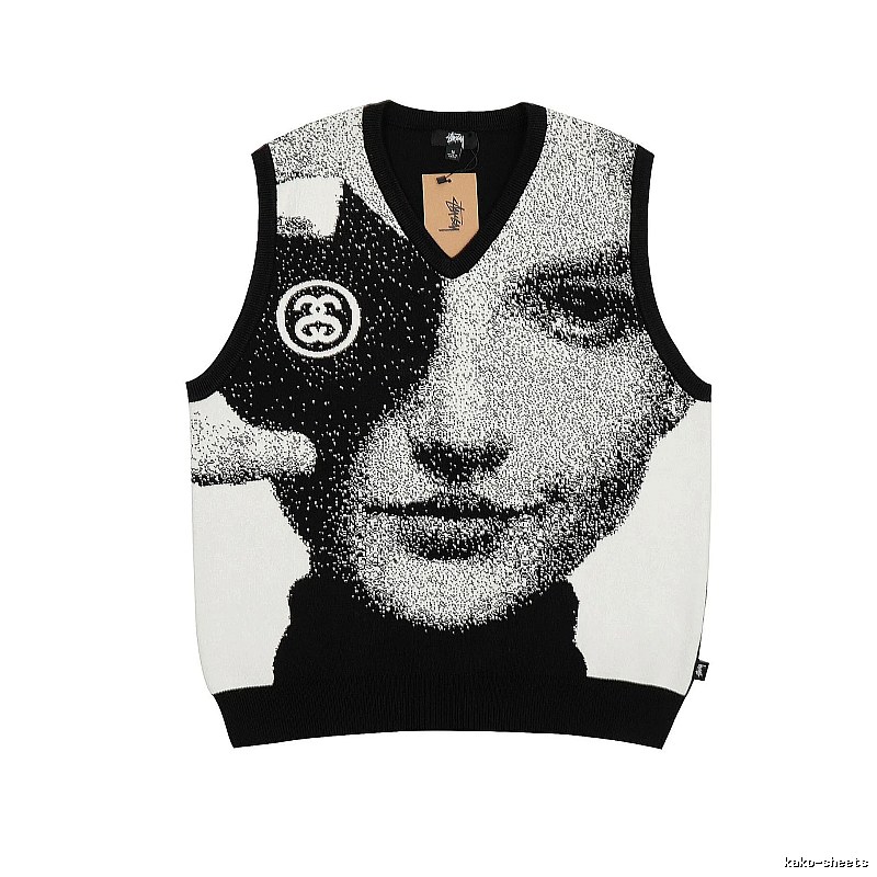 Stussy Black Swirl Graphic SweatShirt City Outfit