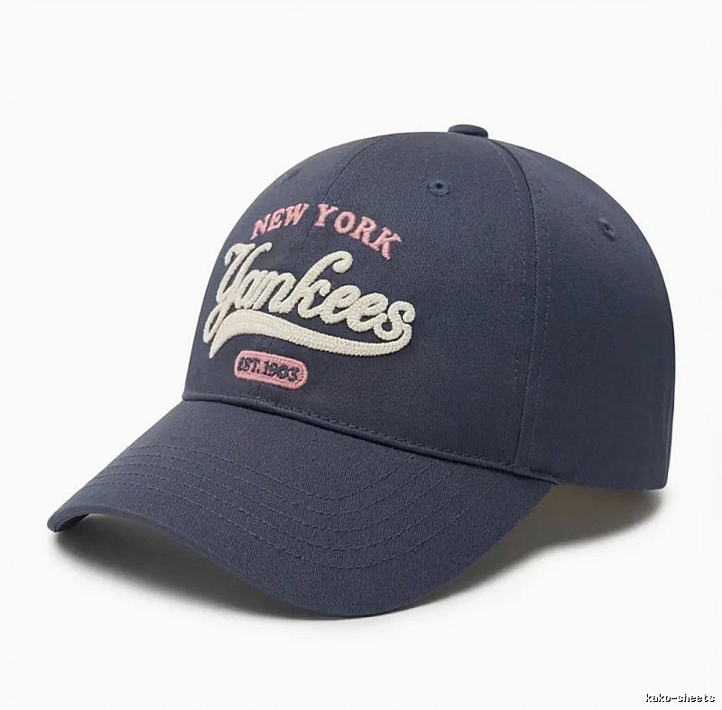 The classic navy blue cap of the MLB New York Yankees.